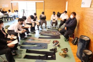 １年生総合的な探究の時間　『デニム学』を行いました。