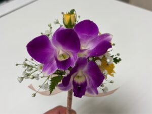 【グリーンライフコース２年生】外部講師授業「コサージュ制作」