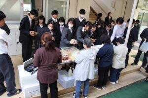 【井高 新名物！】今日は「ハトマル」の日。