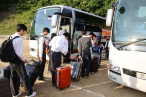 【2年生】いざ出発！笑顔あふれる修学旅行へ！