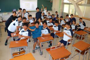 すっきり快晴！ワックスがけ、部活再開、そして地域への電話に大奮闘！